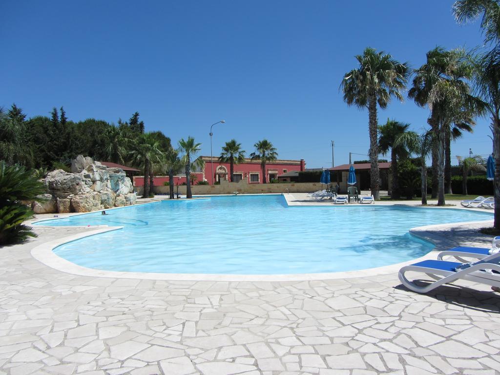 Villaggio Turistico Malibuu マンドゥーリア エクステリア 写真