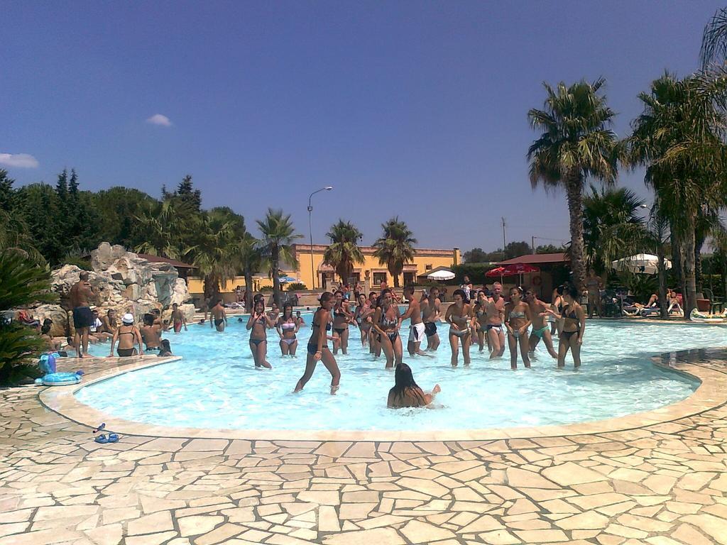 Villaggio Turistico Malibuu マンドゥーリア エクステリア 写真