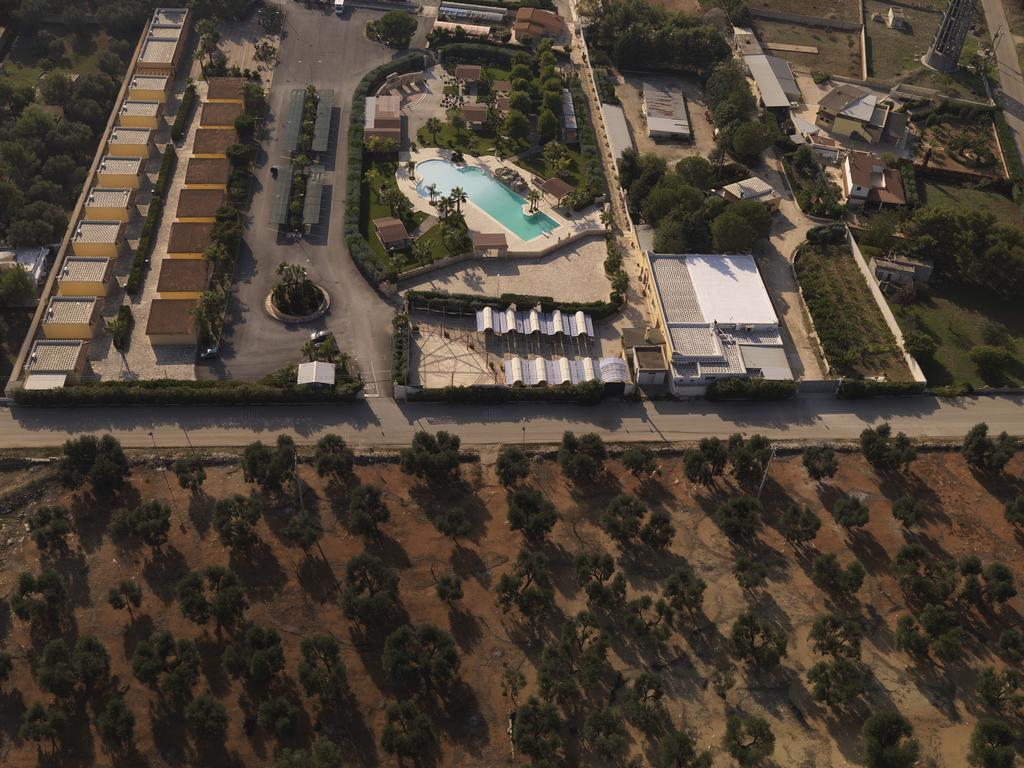Villaggio Turistico Malibuu マンドゥーリア エクステリア 写真