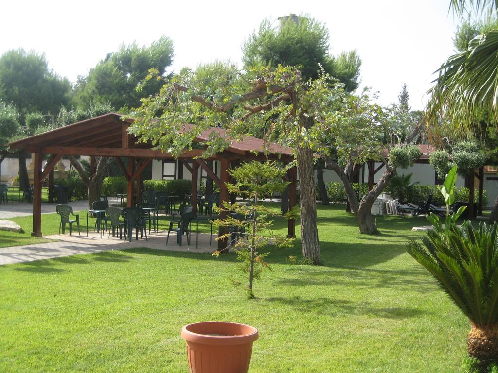 Villaggio Turistico Malibuu マンドゥーリア エクステリア 写真