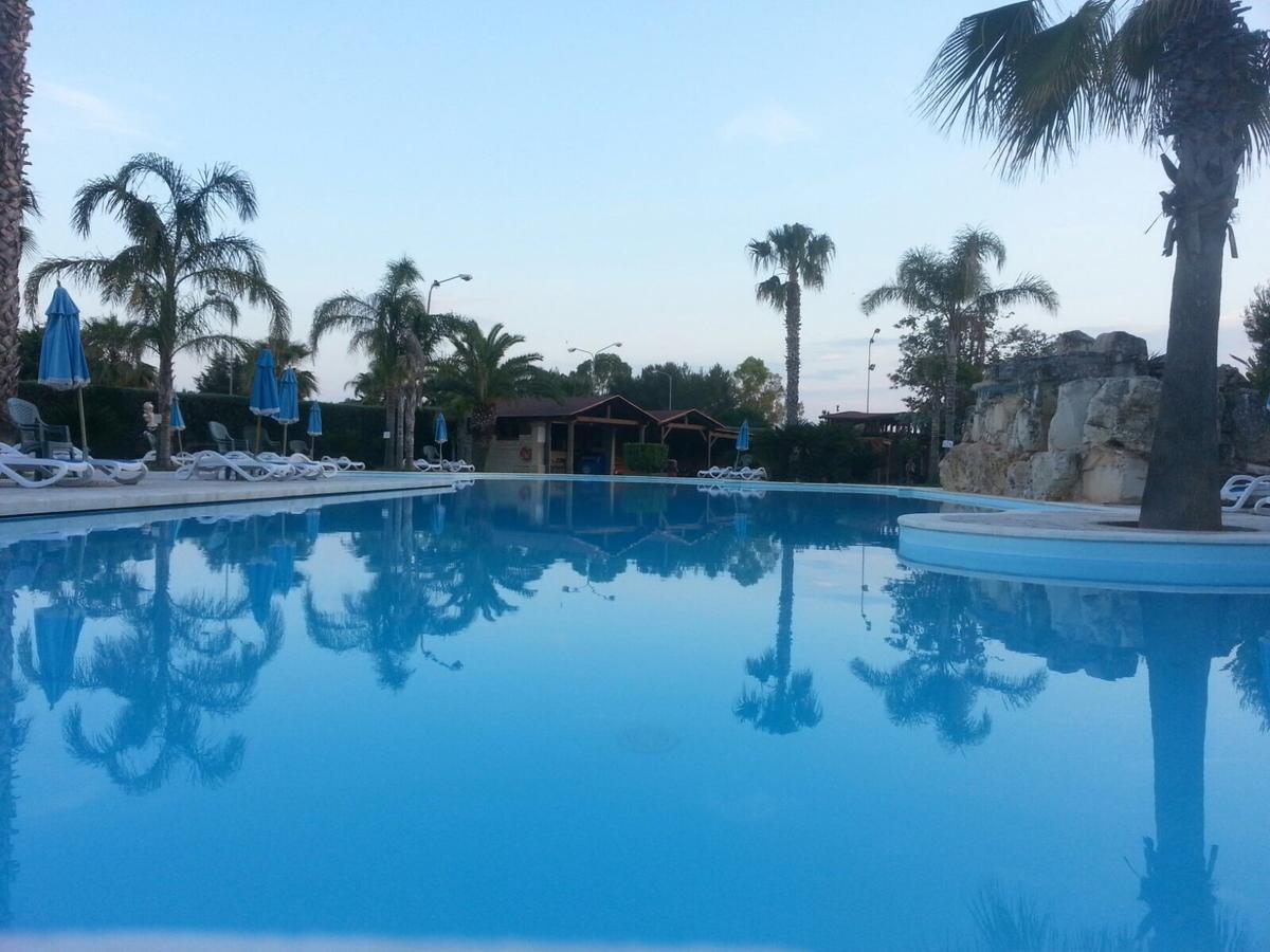 Villaggio Turistico Malibuu マンドゥーリア エクステリア 写真