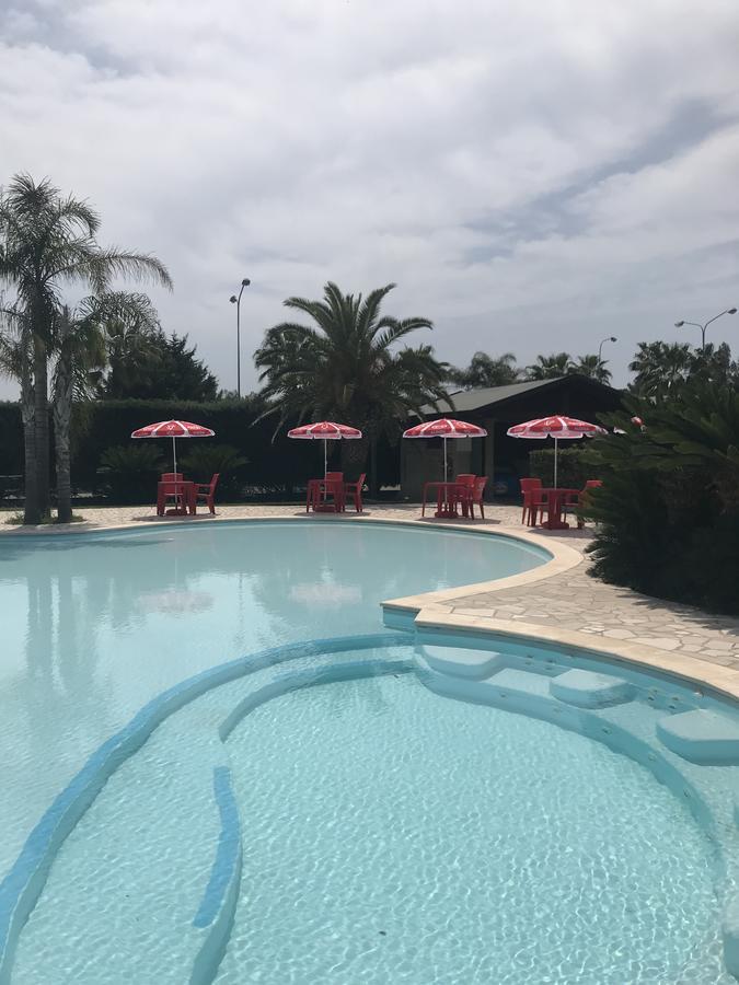 Villaggio Turistico Malibuu マンドゥーリア エクステリア 写真